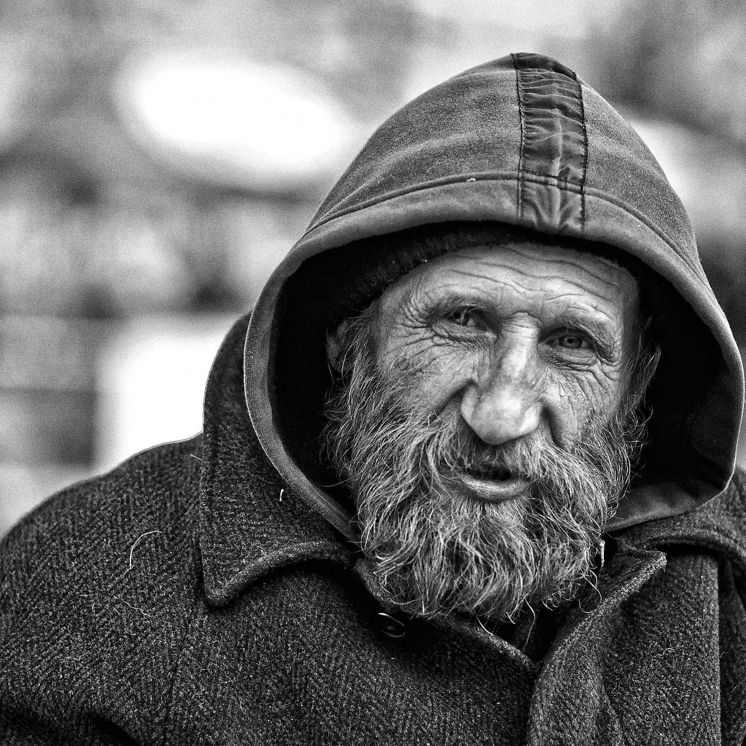 Черный бомж. Пожилой мужчина. Пожилой мужчина портрет. Портреты пожилых людей. Фотопортрет Деда.