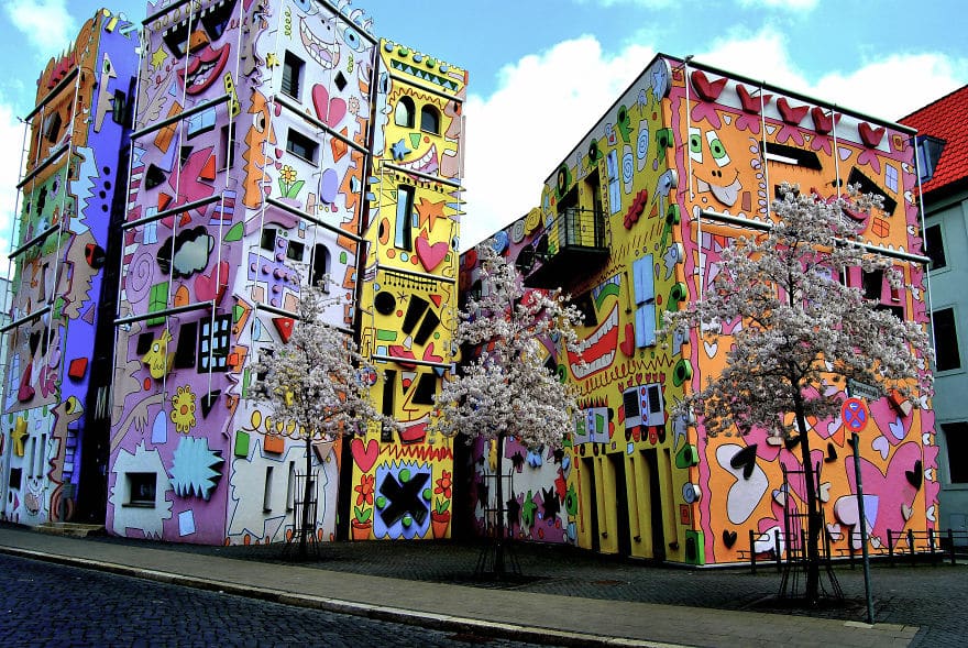 colourful-buildings-080