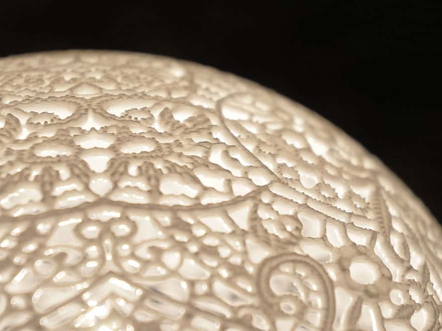 3D Printed Lamp Covers The Room In Fancy Lace Patterns