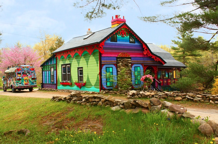 Artist Kat Oâ€™Sullivan Transforms a Dull Shack Into a Psychedelic Rainbow House rainbows psychedelic home architecture 