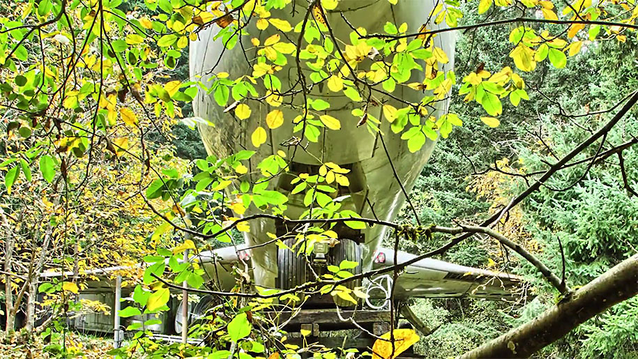 Retired Boeing 727 Home In The Woods