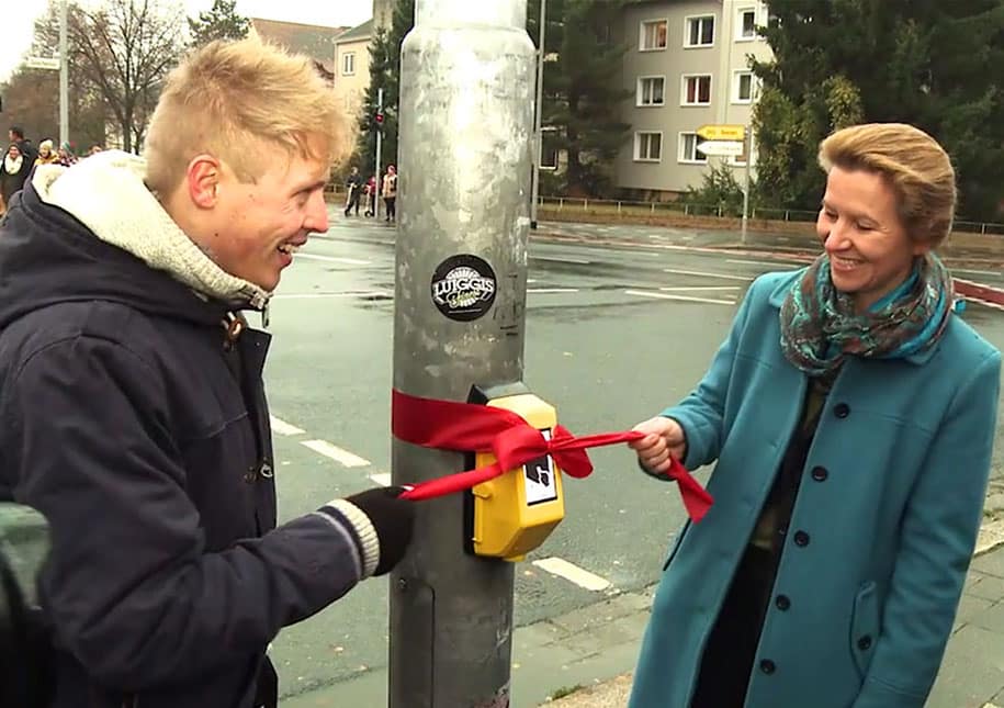 German Crosswalk Lets You Play Pong With A Stranger On The Other Side
