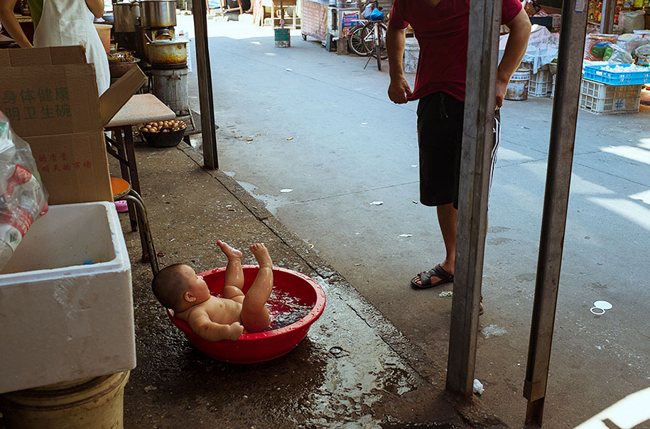 china-perfectly-timed-street-photography-tao-liu-20