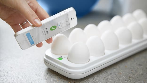 Have you ever (annoyingly) found yourself without an egg in the middle of baking? The Egg Minder keeps track of how many eggs you have.