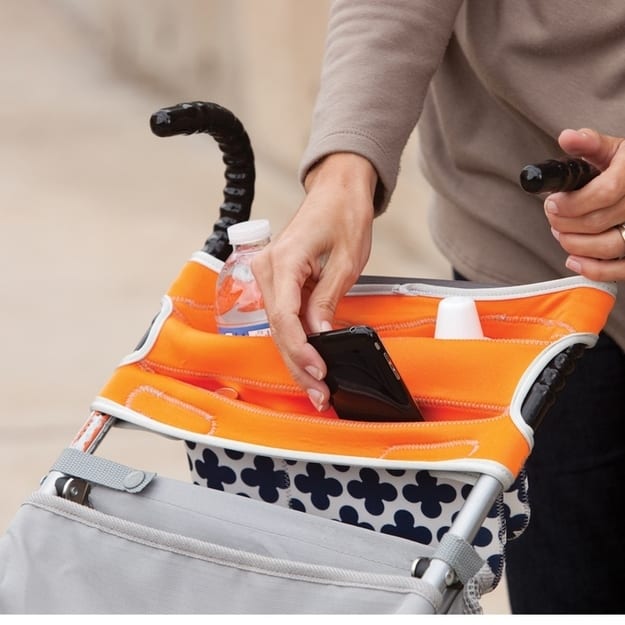 Keep your belongings in a zippered storage pouch made specially for strollers.