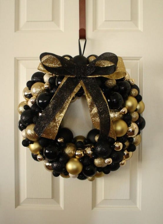 34 Black &amp; Gold Christmas Decor Ideas -DesignBump