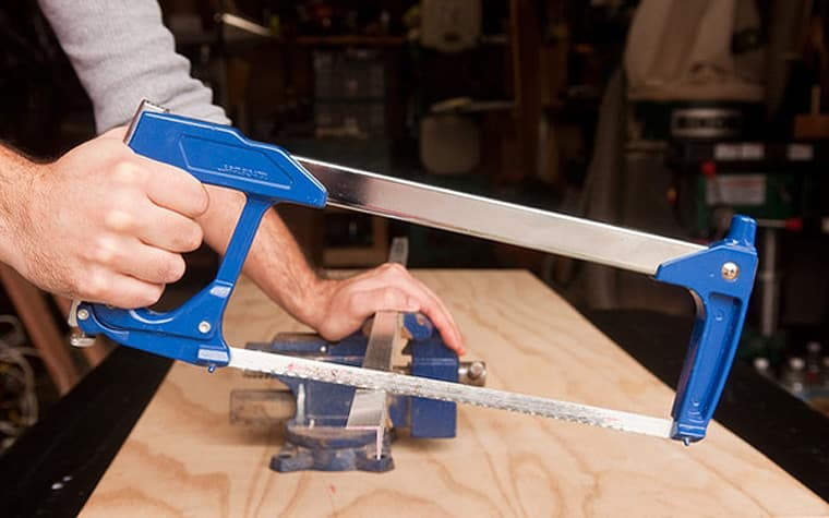 Using the hacksaw for DIY - toolbox essentials